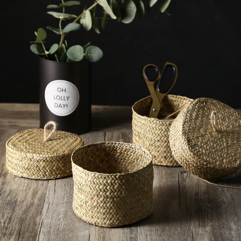 Open woven storage basket – shown in a room setting (3)