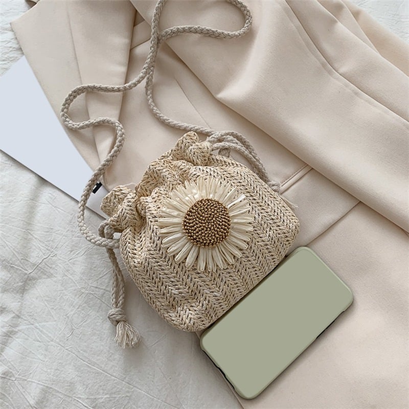 Everyday woven rattan purse – close-up detail