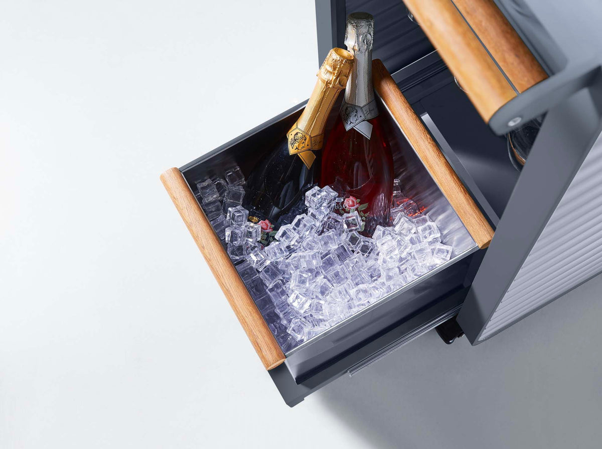 Airport anthracite aluminum and teak outdoor bar cart – close-up detail