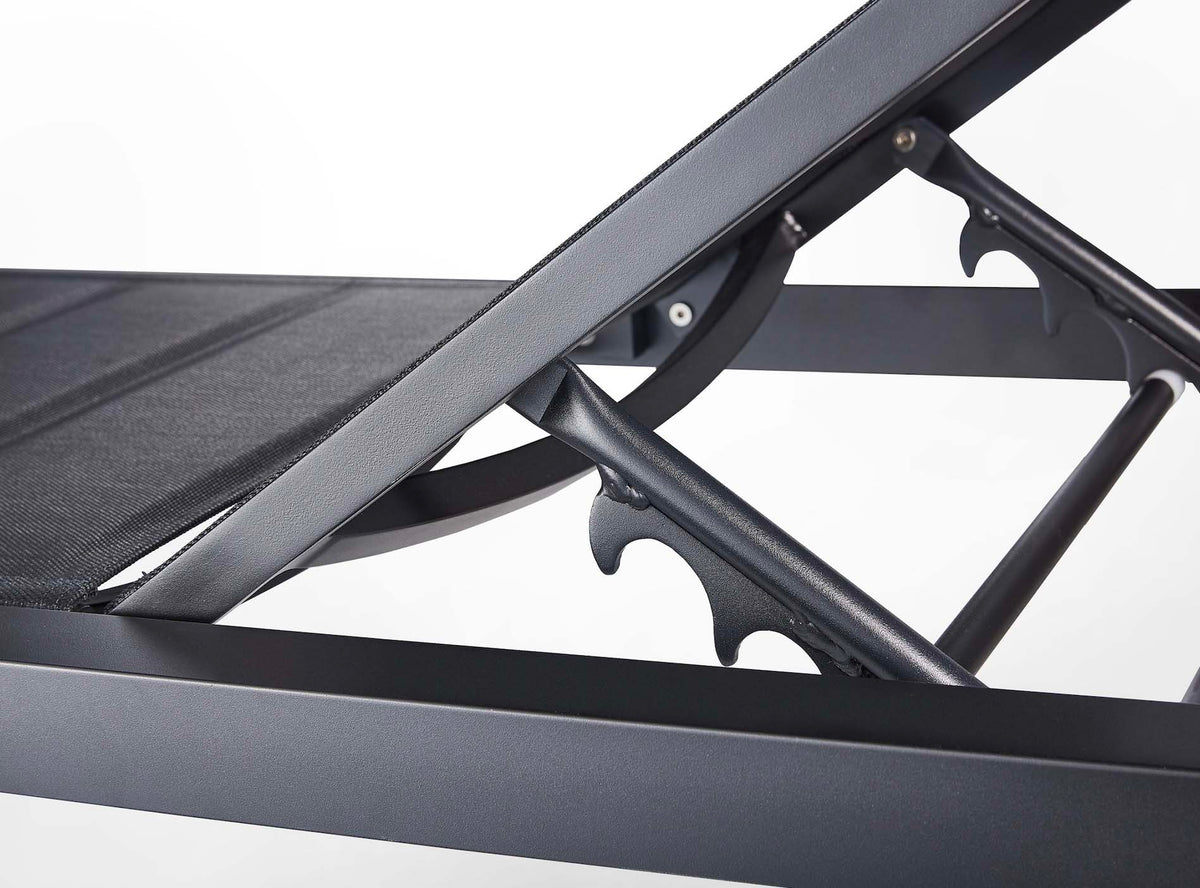 Lovy stackable aluminum textilene chaise lounge – close-up detail