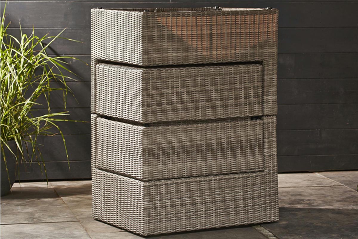Jade convertible resin wicker sectional in dark gray gradient with poufs – close-up detail