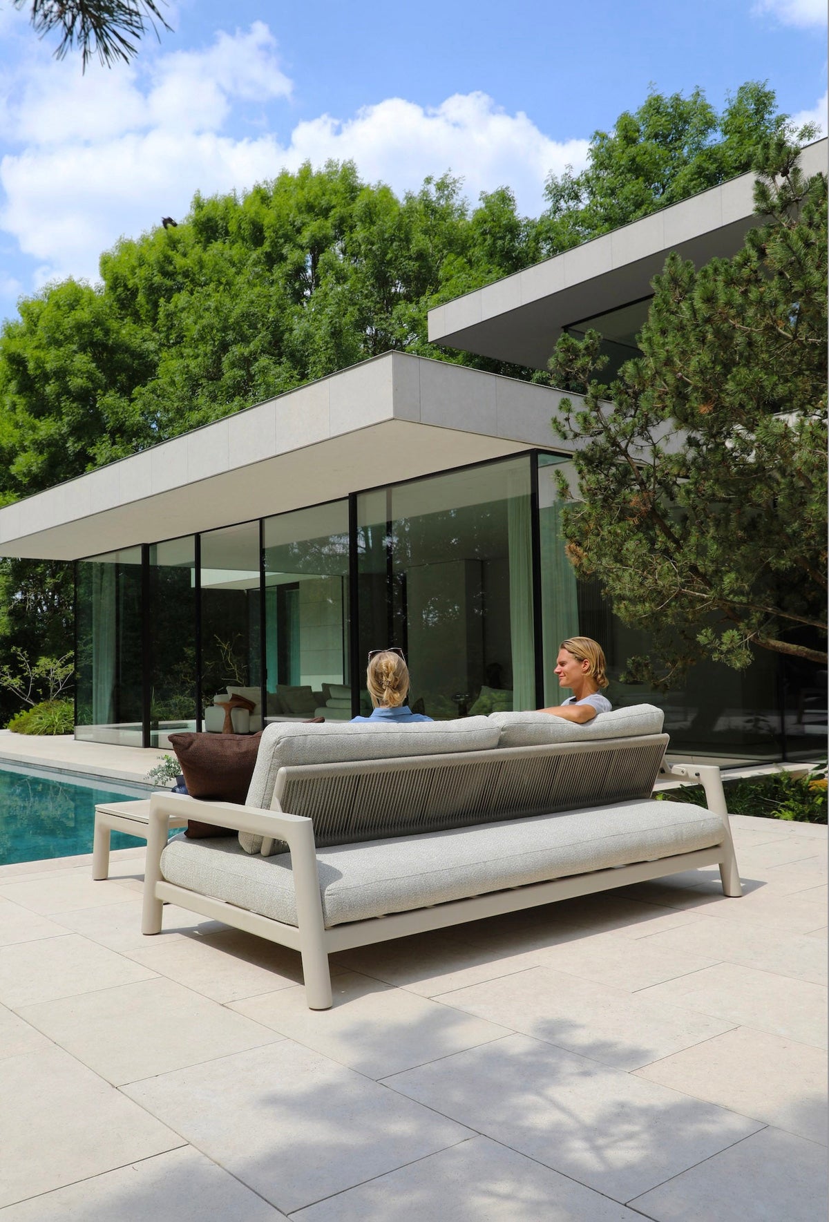 Matia convertible aluminum and rope 3-seat outdoor sofa – shown outdoors (7)