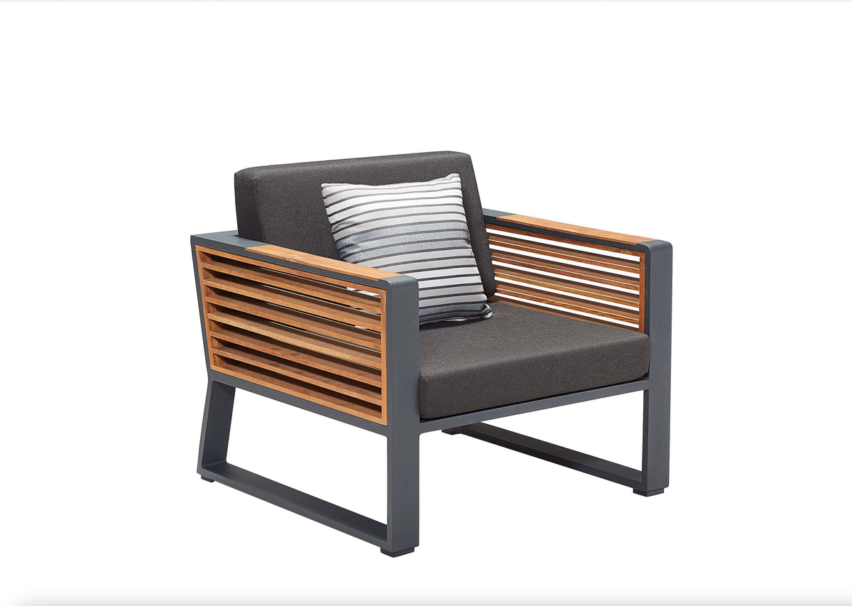 Cofy aluminum and teak outdoor armchair