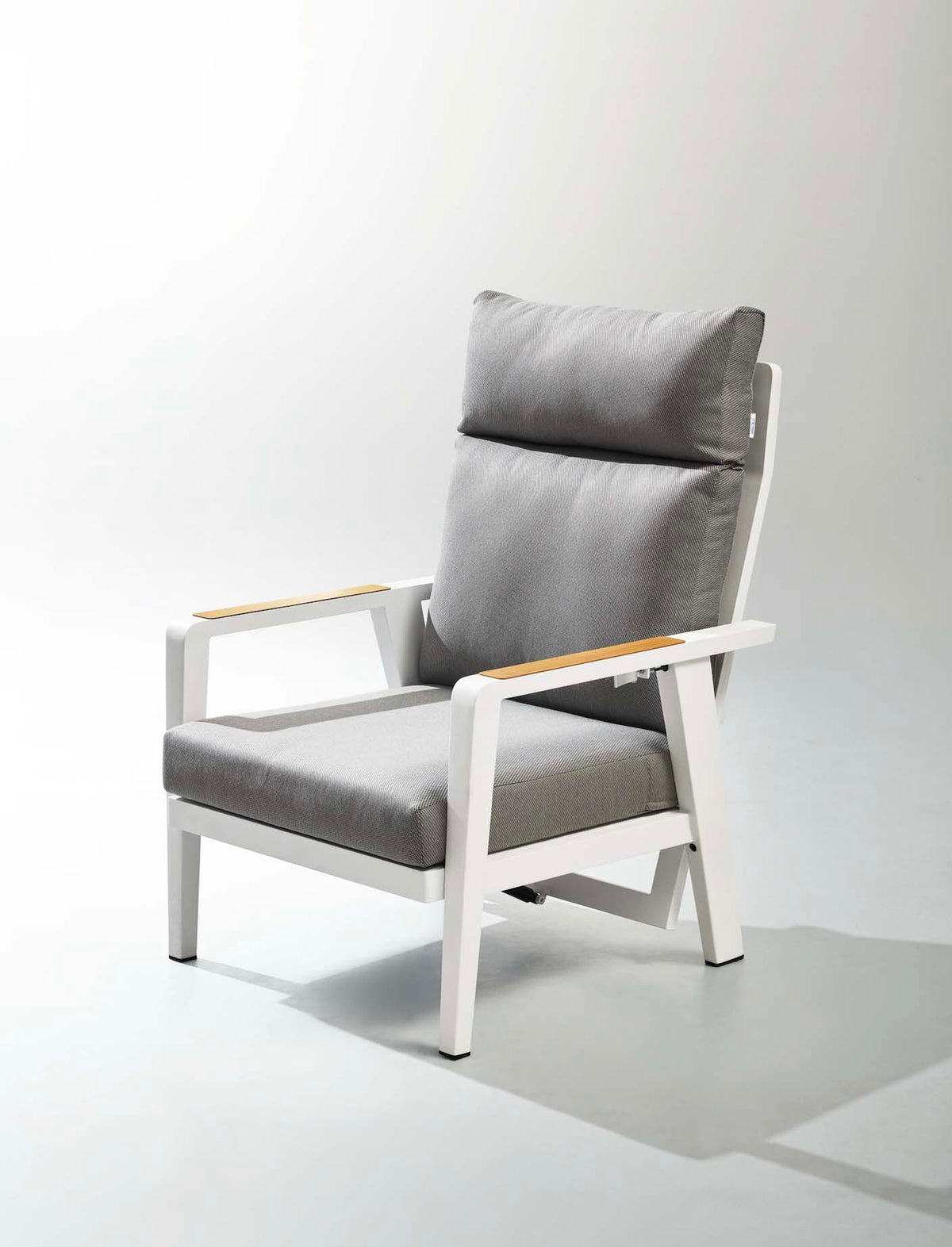 Marius white aluminum patio set with reclining armchairs and lift-top table – another view