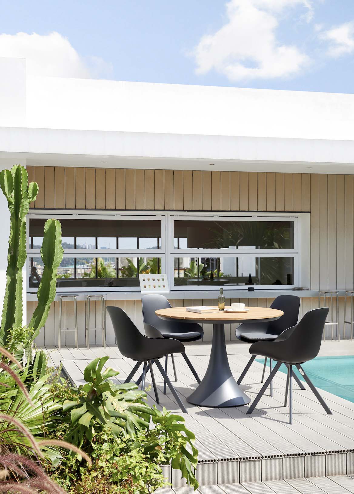 Mondo black outdoor dining chairs, set of 2 – shown outdoors (4)