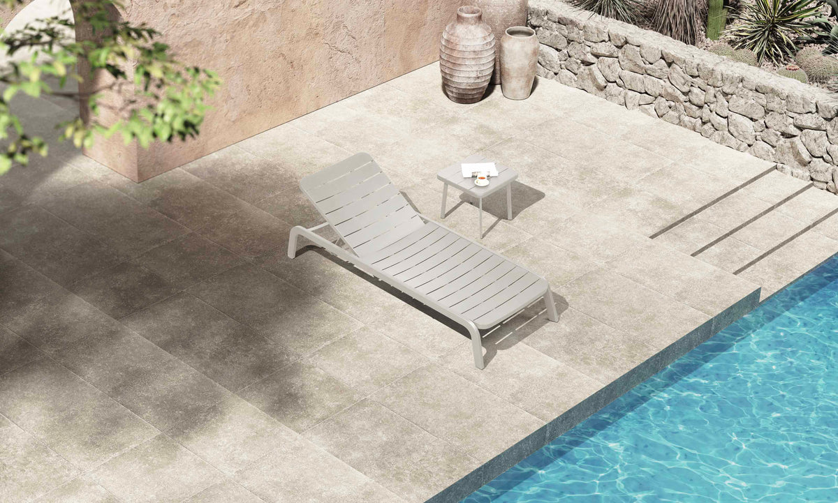Joy aluminum sun lounger in blue – shown outdoors (4)