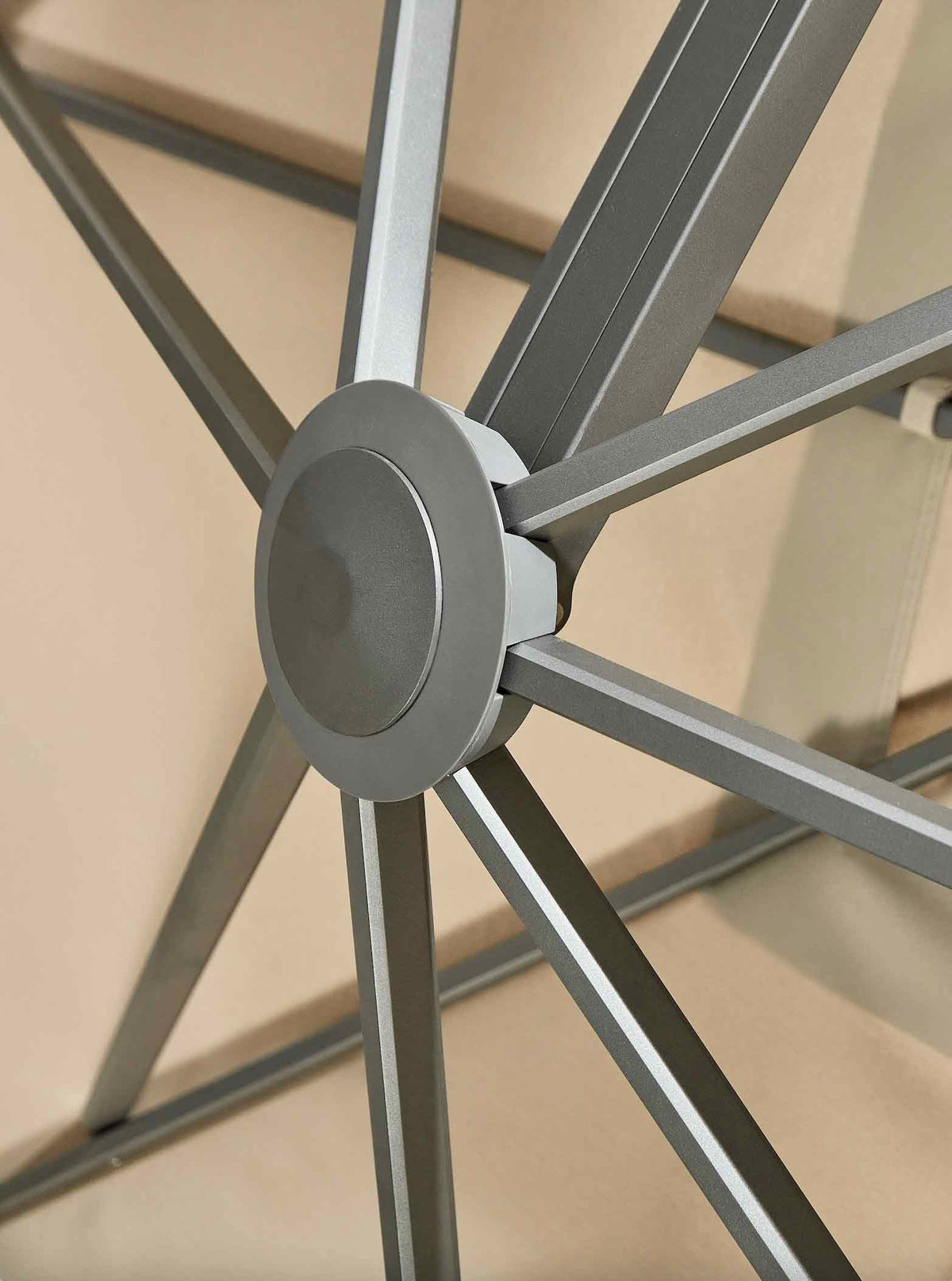 Sofy gray aluminum 3 x 3 m offset umbrella with beige canopy – close-up detail