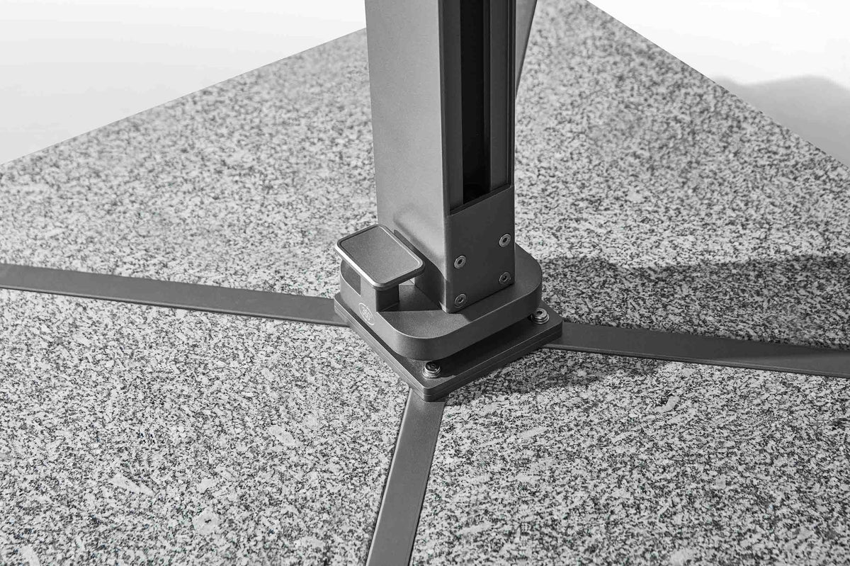 Sofy gray aluminum 3 x 3 m offset umbrella with white canopy – close-up detail (2)