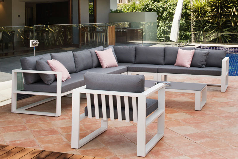 Belly white aluminum 2-seat outdoor bench module – shown outdoors (2)