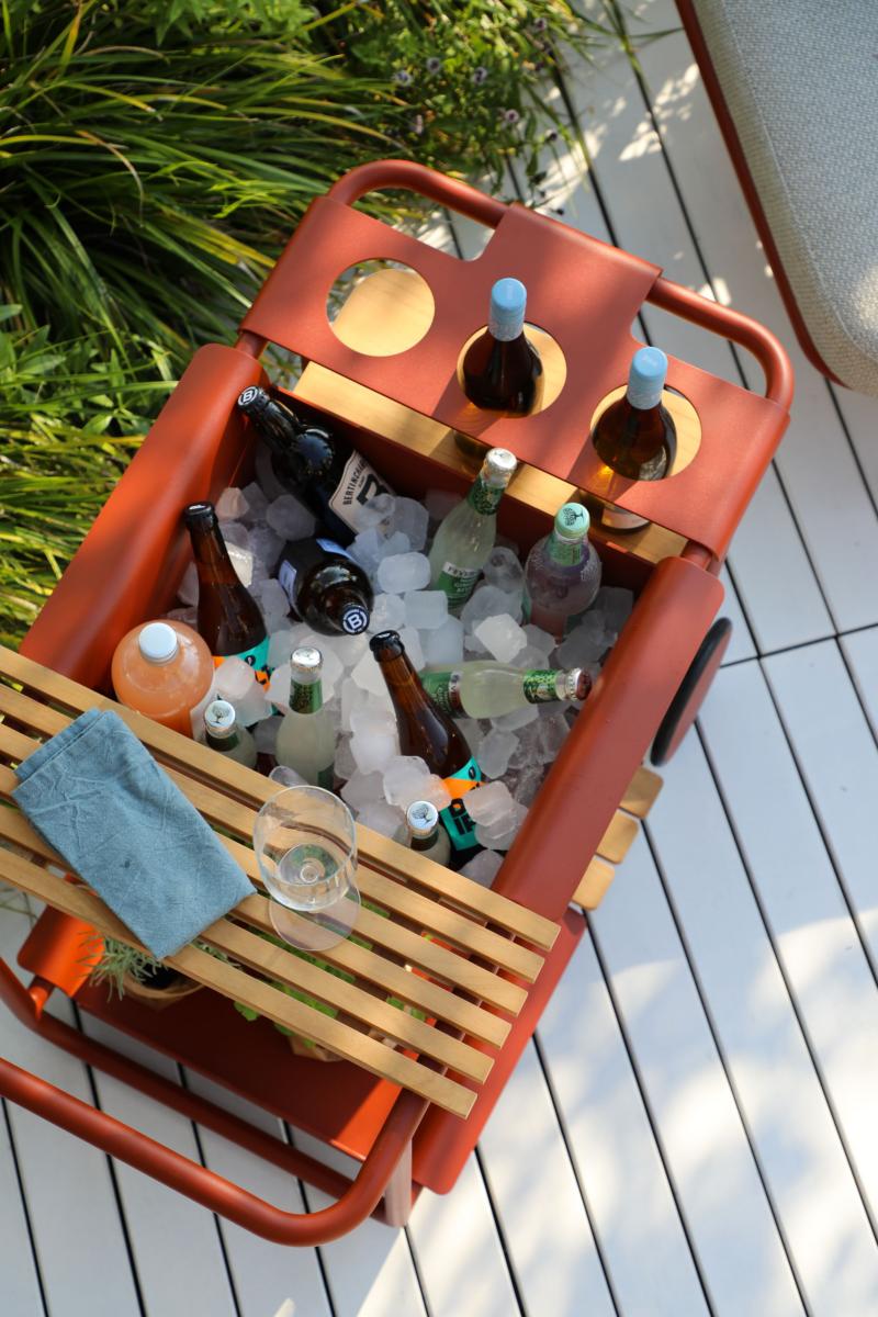Sunny red aluminum outdoor bar cart with cooler – shown outdoors (4)