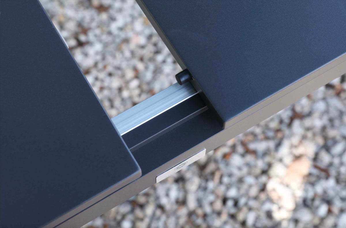 Lou black extendable aluminum outdoor dining table – close-up detail