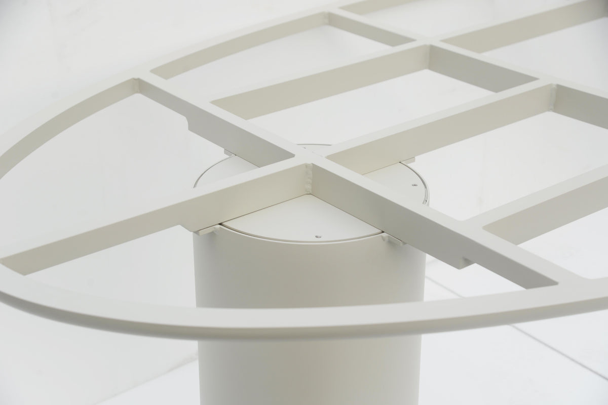 Nino glossy ceramic oval outdoor dining table – close-up detail (2)