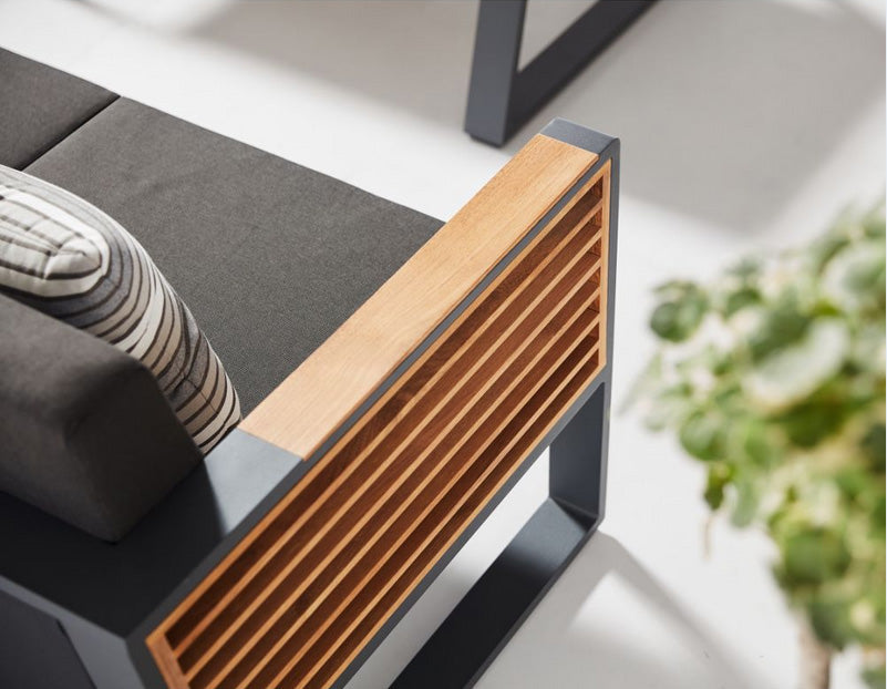 Cofy 3-seat aluminum and teak outdoor sofa – close-up detail