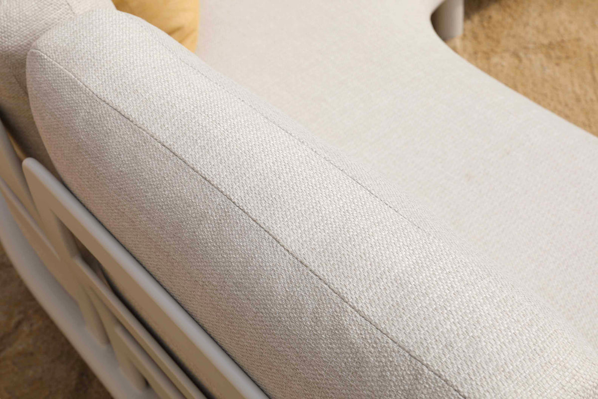 Sanka beige aluminum outdoor sectional with teak platforms – close-up detail (2)