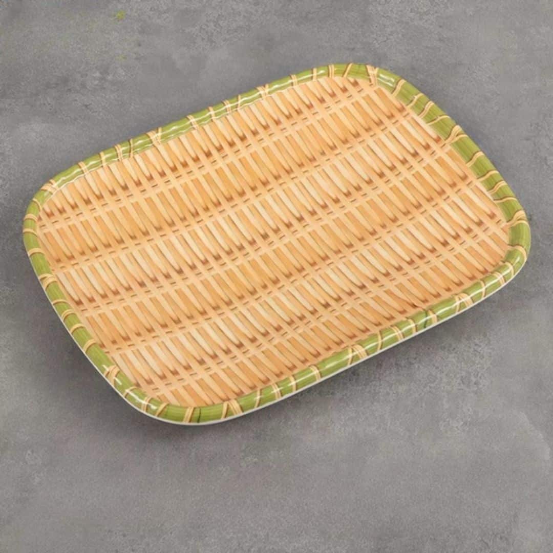 Rectangular hand-braided bamboo plate with a tight cross weave – another view