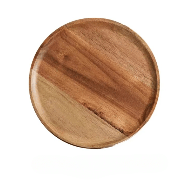 Simple round plate with a bamboo-look woven pattern