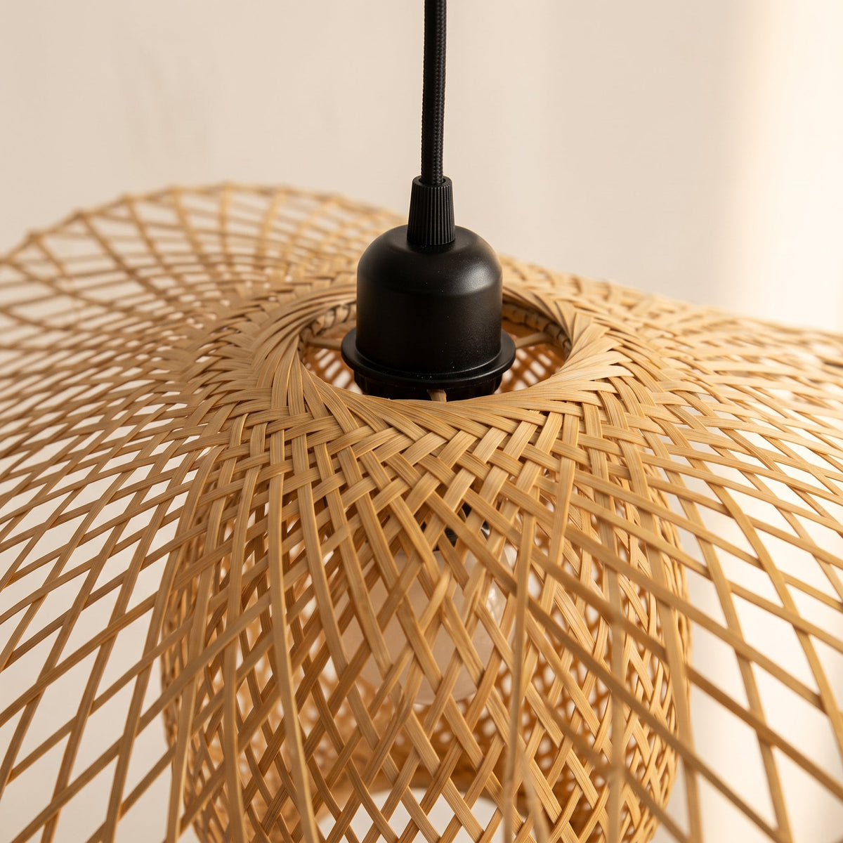 Wavy woven bamboo hat pendant light – close-up detail