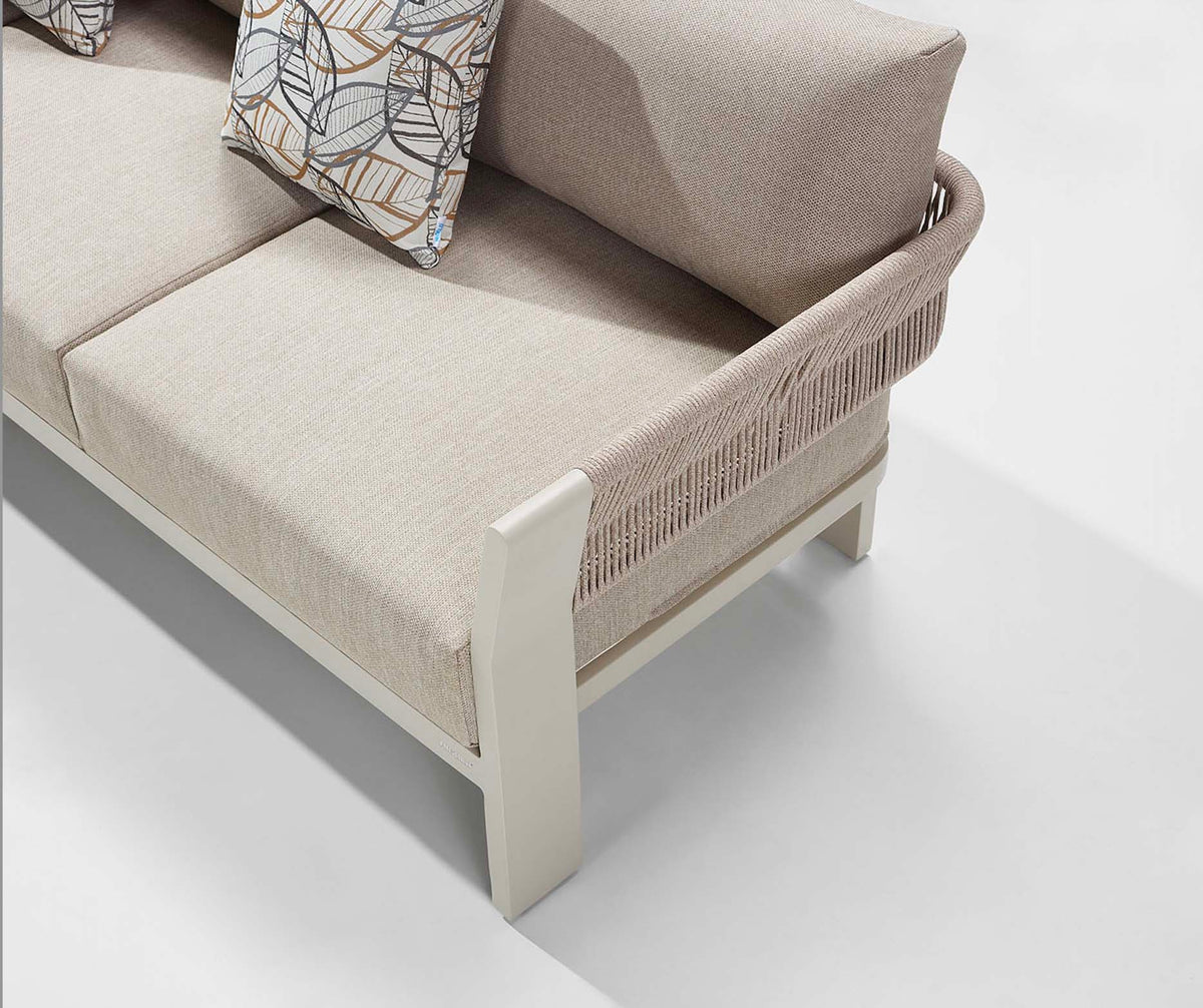 Olby XL 7-seat rope patio sofa set with teak coffee table – close-up detail