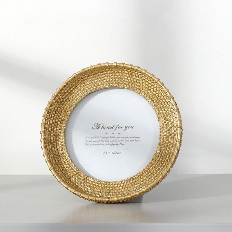 Vintage round resin and rattan photo frame