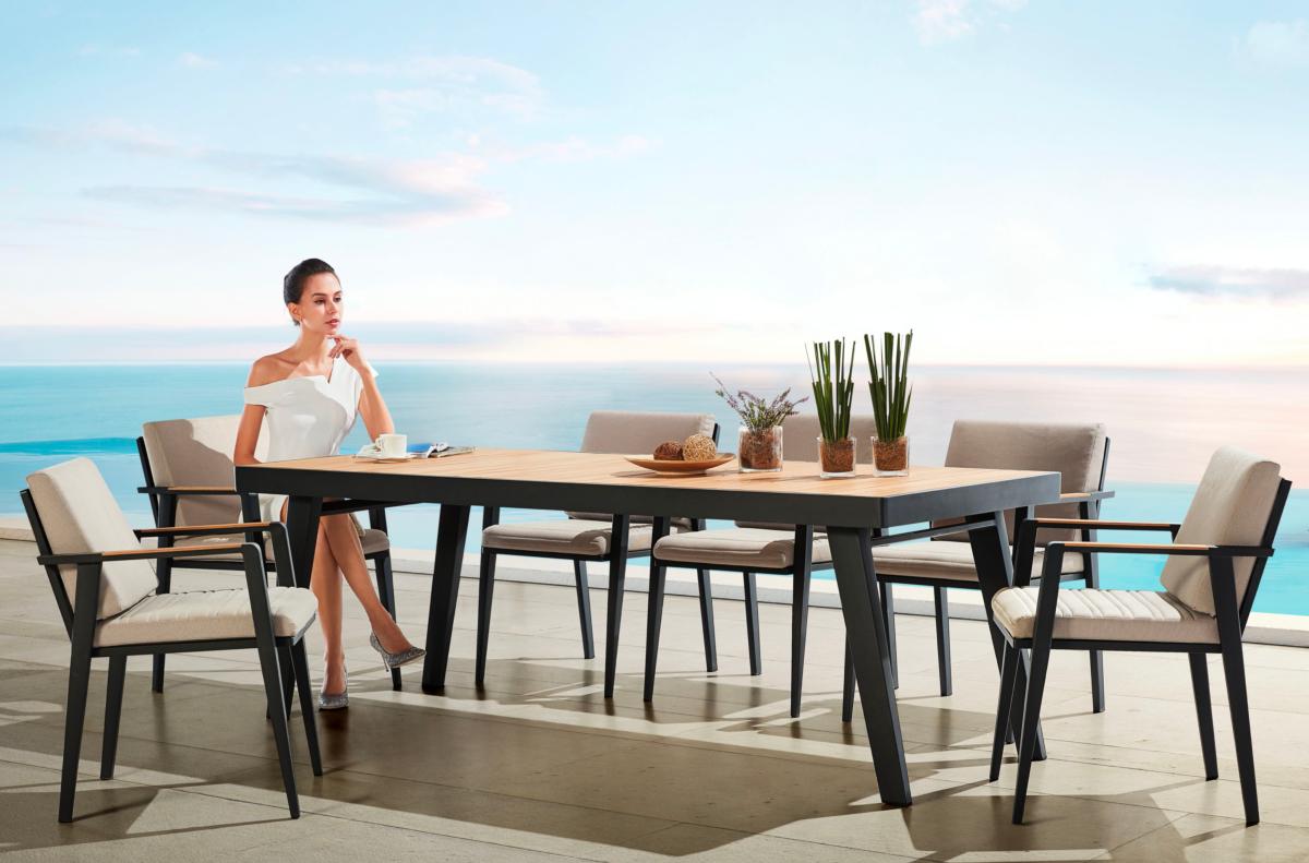 Lovy 8-seat aluminum and teak outdoor dining set – shown outdoors (3)