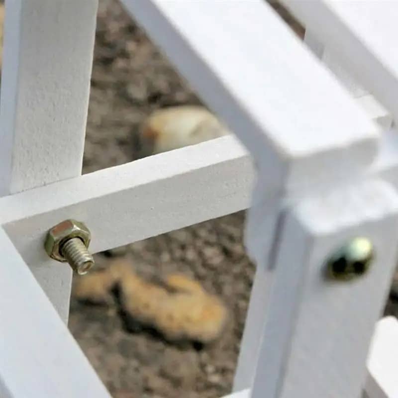 Open wooden garden shelf with potted plants – close-up detail (3)
