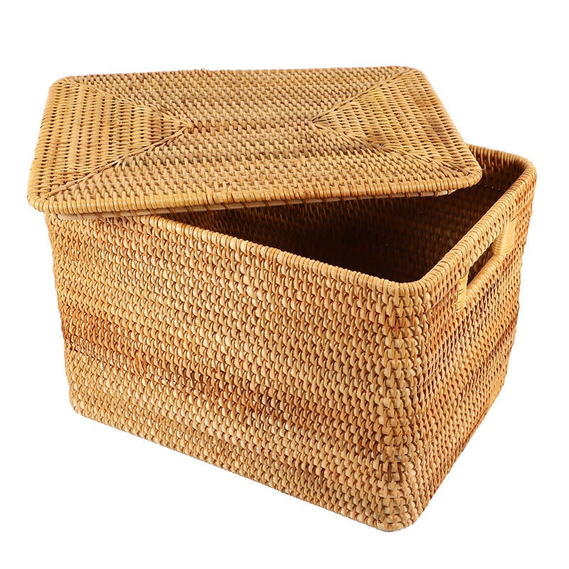Large woven rattan trunk with side handles and a removable lid – close-up detail (3)