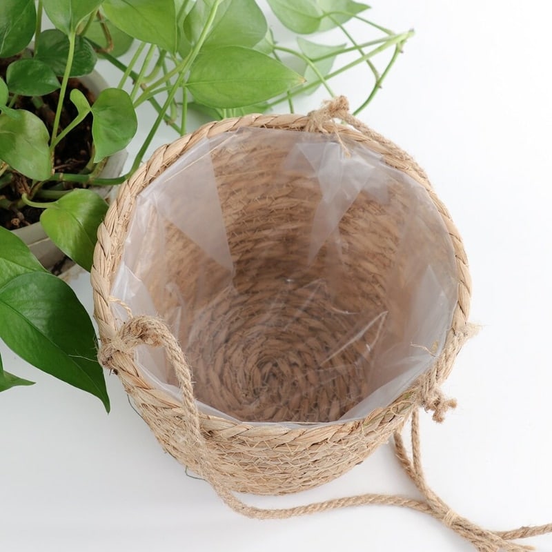Hand-braided rattan garden hanging planter – close-up detail
