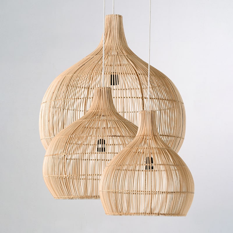 Vintage handwoven rattan pendant light with radiating weave – beige variant