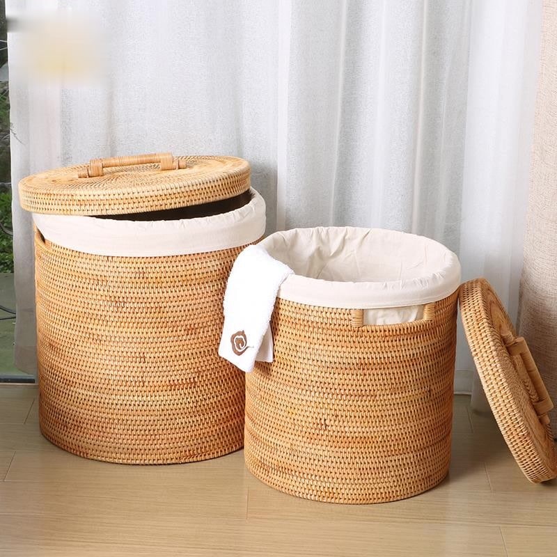 Modern rattan laundry basket with a lid and clean lines – shown in a room setting