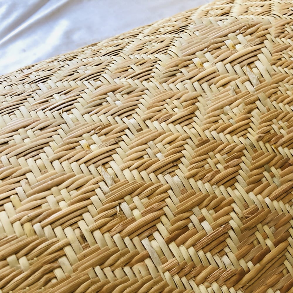 Natural woven rattan cane panel with golden fibers – close-up detail (3)