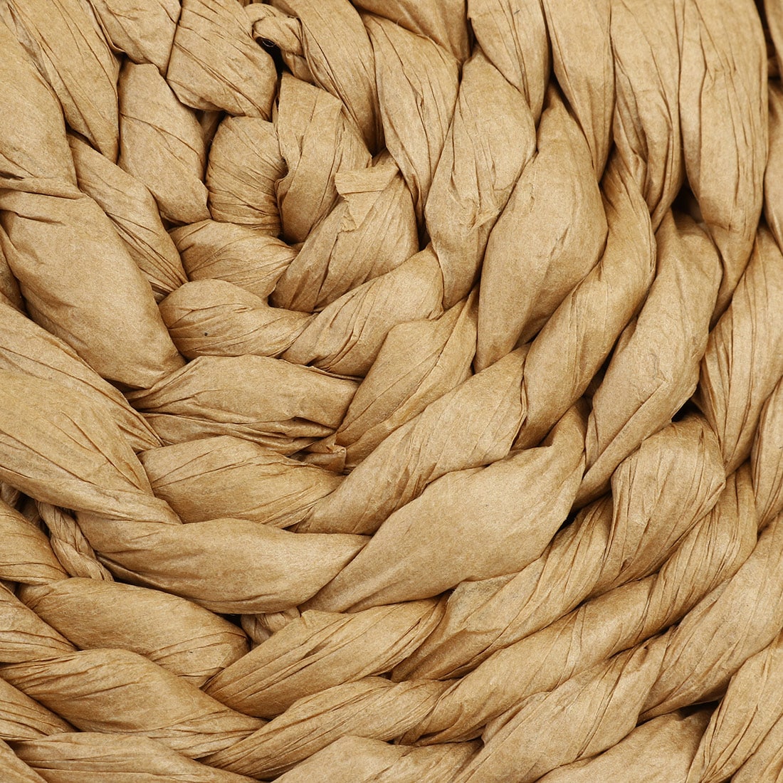 Semi-rigid handwoven clutch – close-up detail (2)