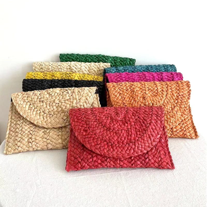 Handmade structured straw clutch – multiple views (3)