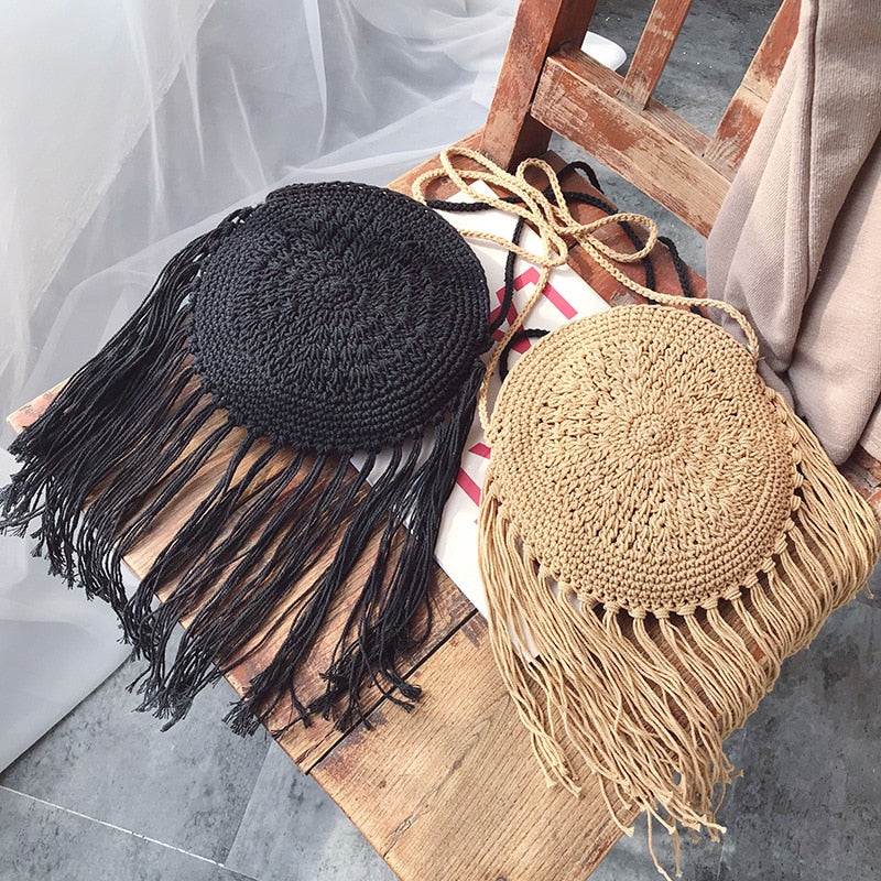 Boho crossed-weave rattan crossbody bag – black version