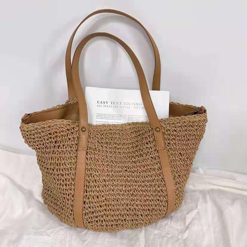 Handwoven straw handbag – brown variant