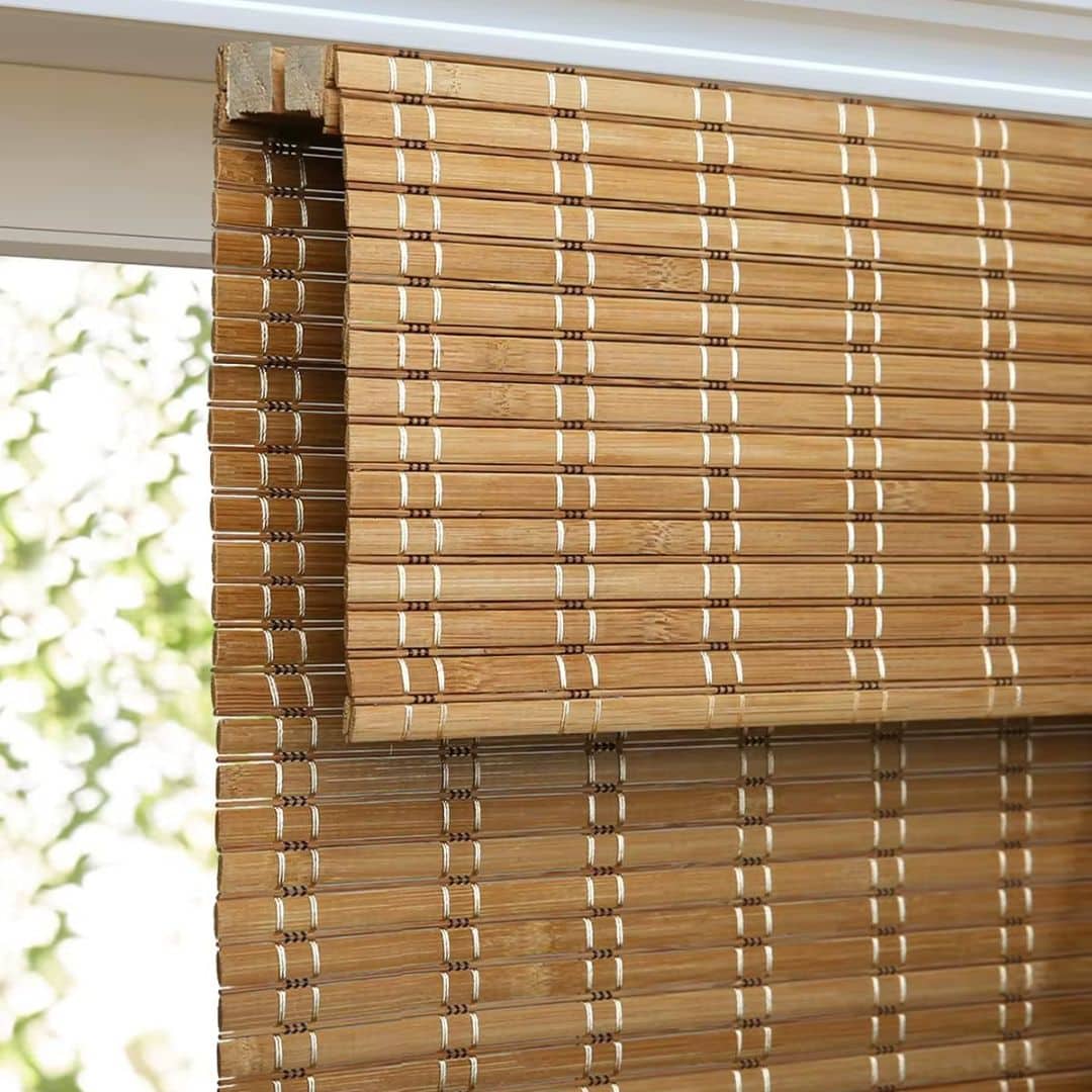 Evenly slatted natural bamboo blind – close-up detail