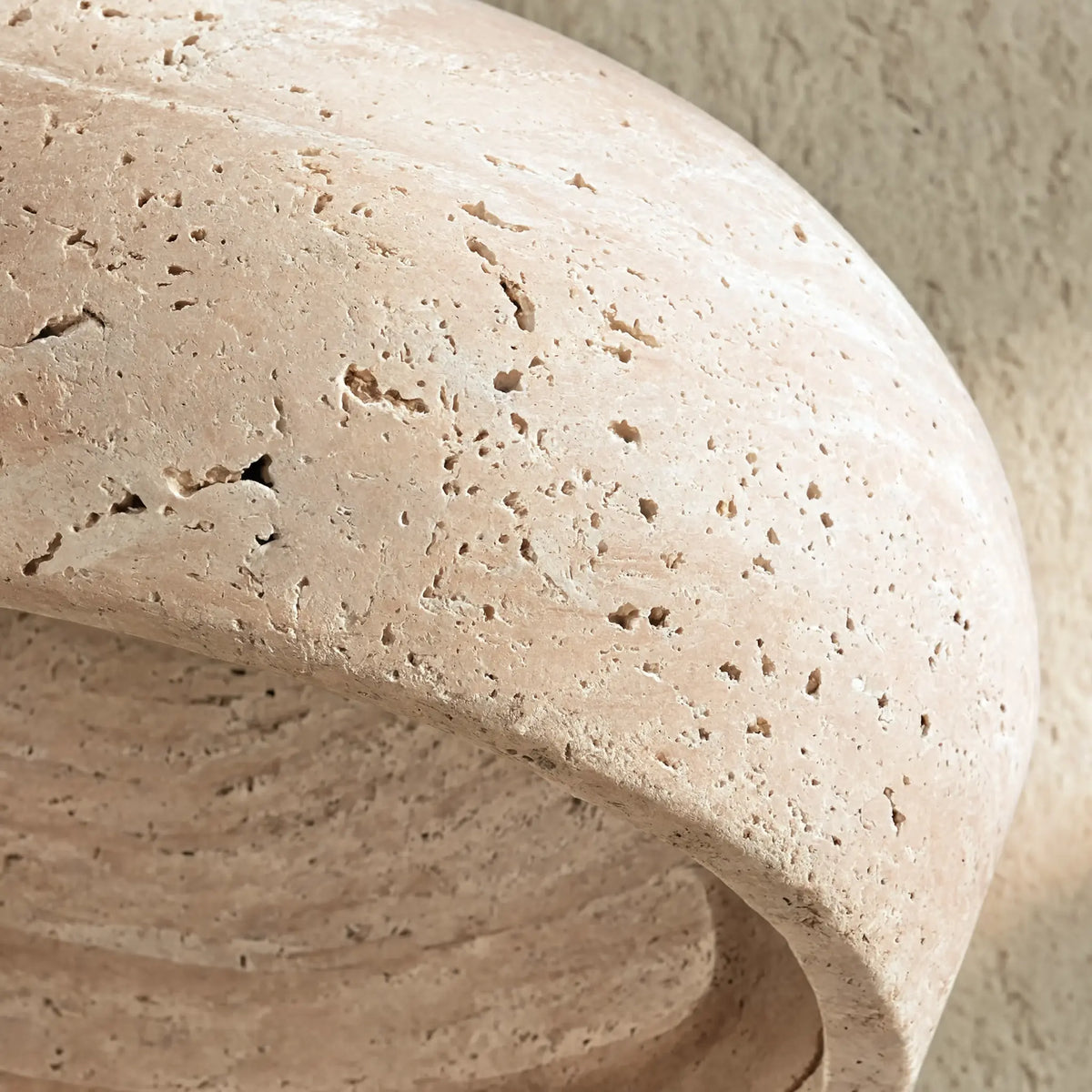 Claros travertine ring pendant light – close-up detail (4)