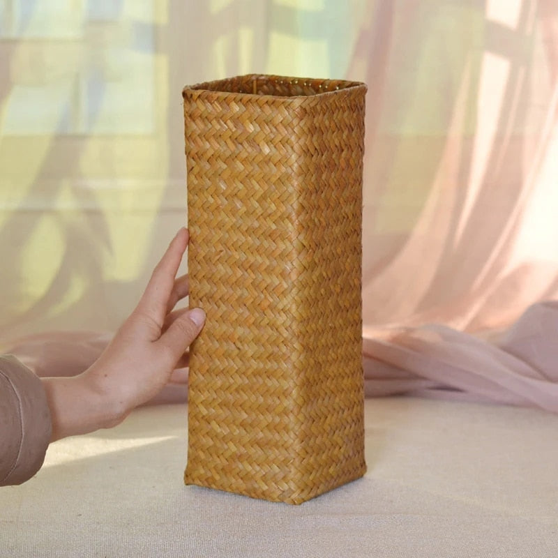 Rectangular handwoven golden bamboo vase – close-up detail (2)