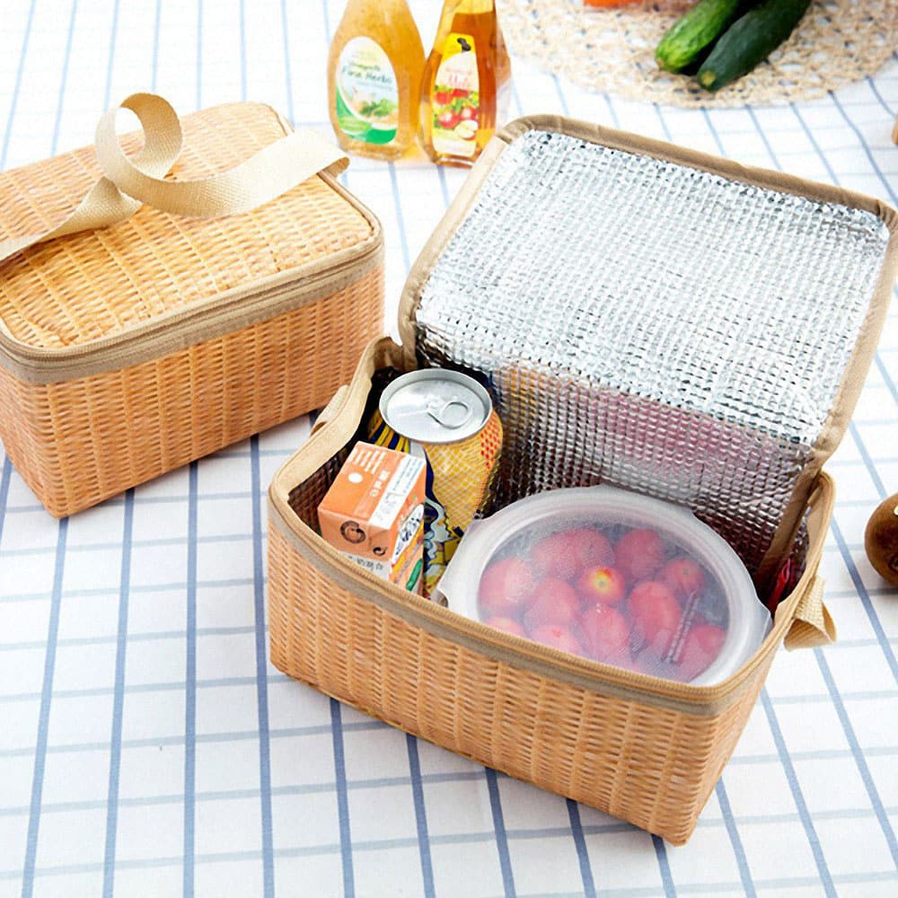 Insulated waterproof rattan picnic bag – close-up detail