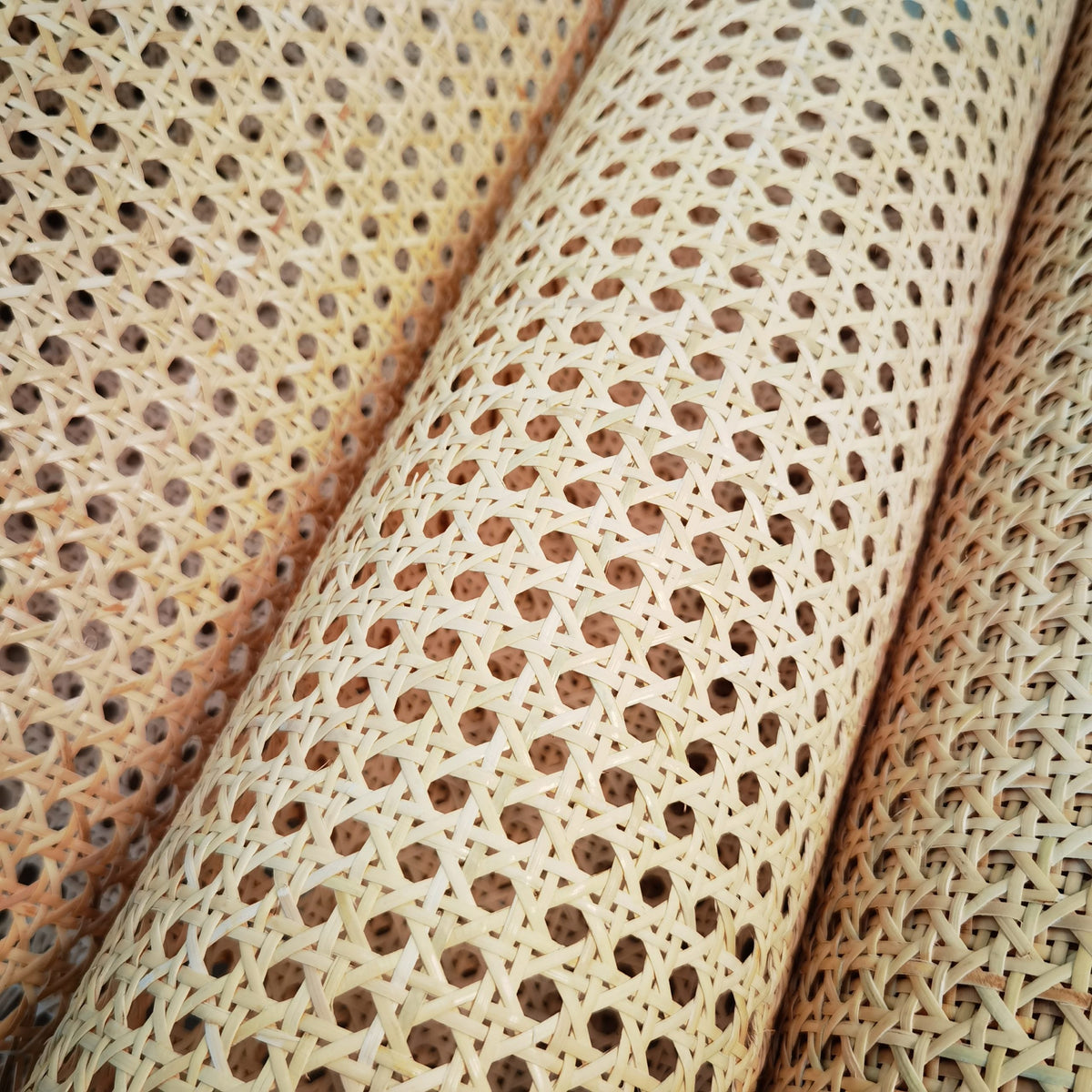 Bleached round mesh rattan cane webbing roll – close-up detail (5)