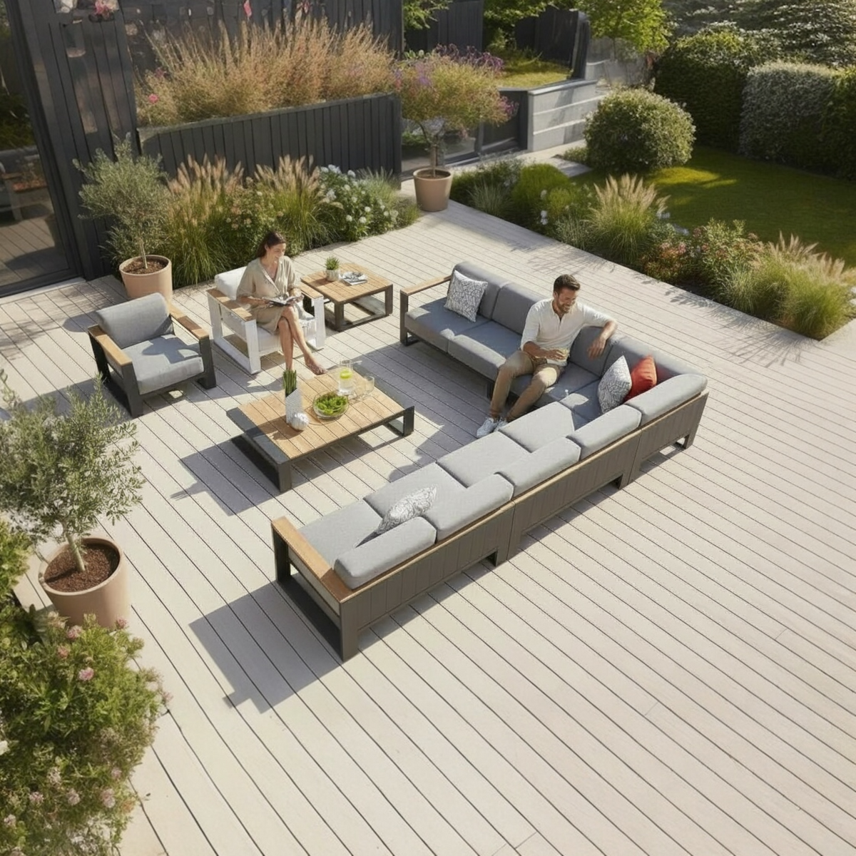 Sofy Plus 8-seat aluminum and teak outdoor sectional – shown outdoors (2)