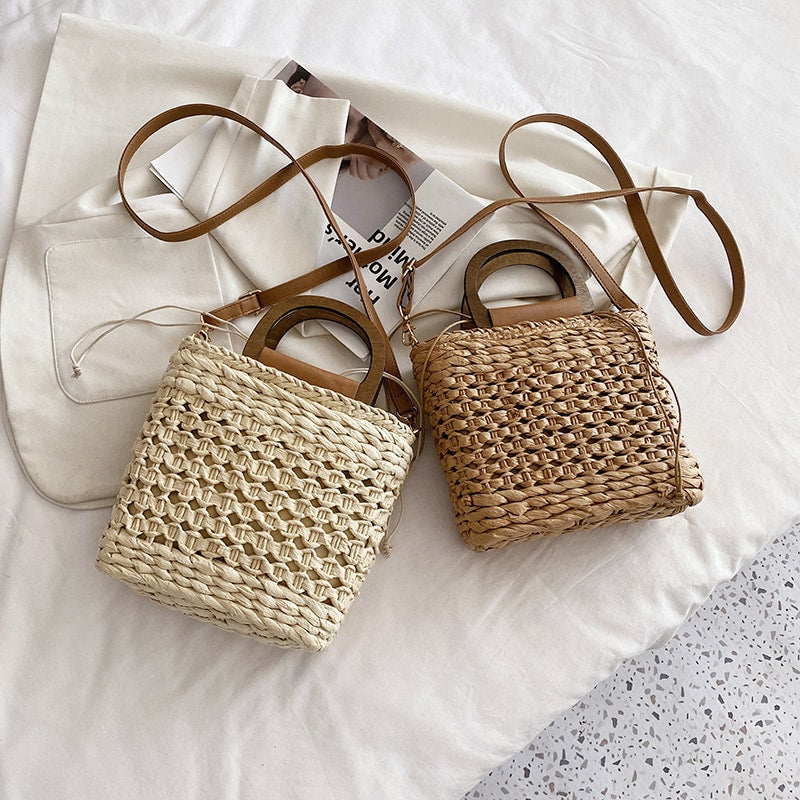 Retro woven crossbody bag with a varnished wooden handle – multiple views