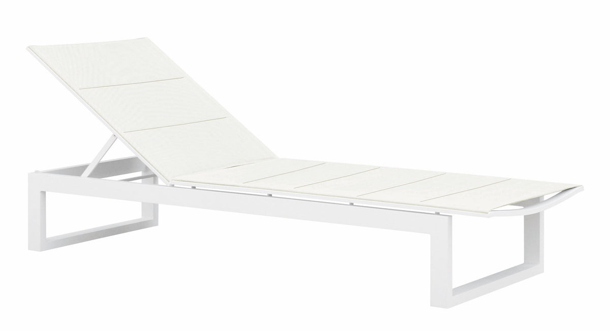 Como white aluminum chaise lounge with white sling