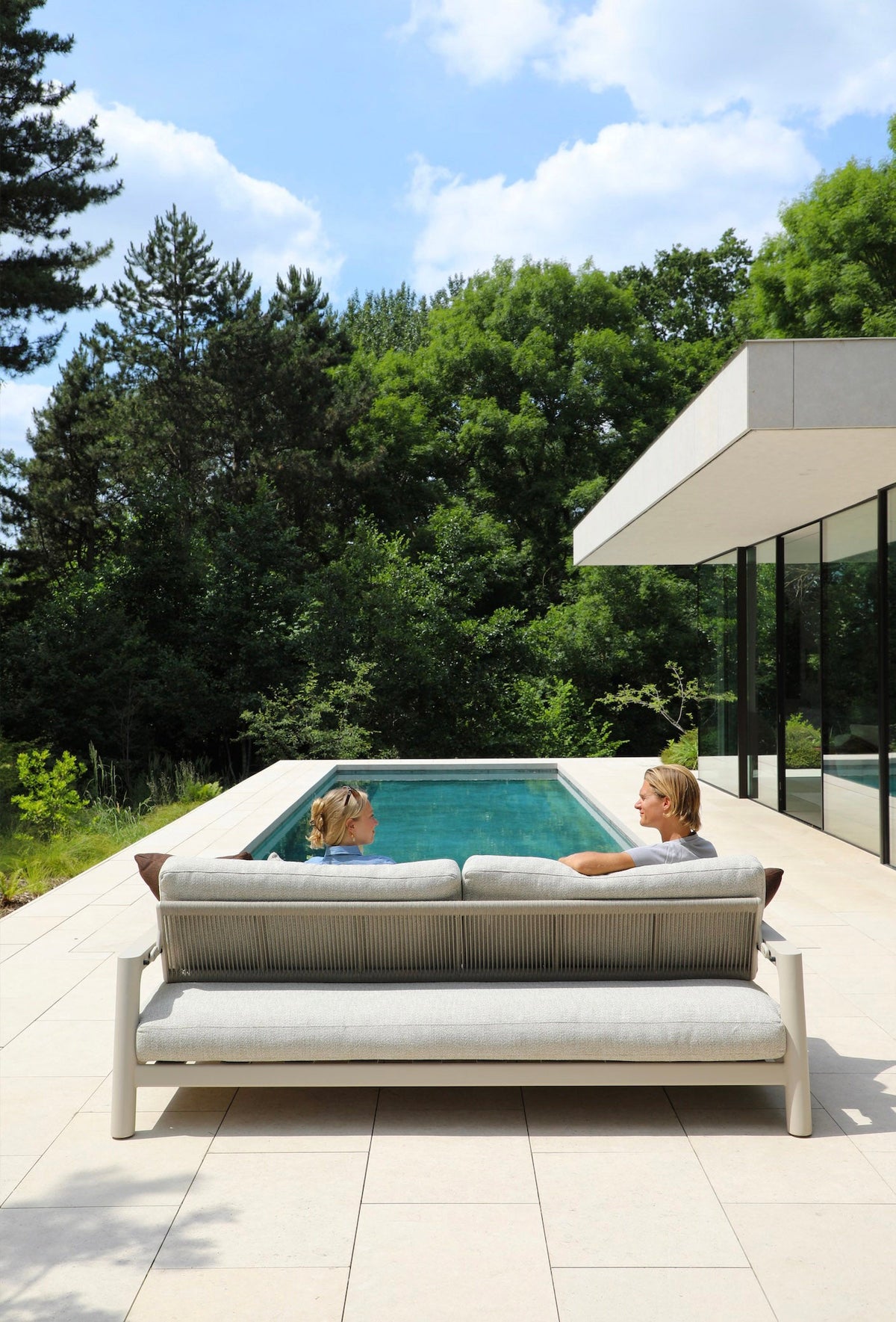 Matia convertible aluminum and rope 3-seat outdoor sofa – shown outdoors (6)