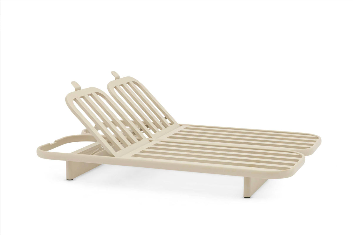 Rosa beige aluminum double chaise lounge with wheels – another view (2)
