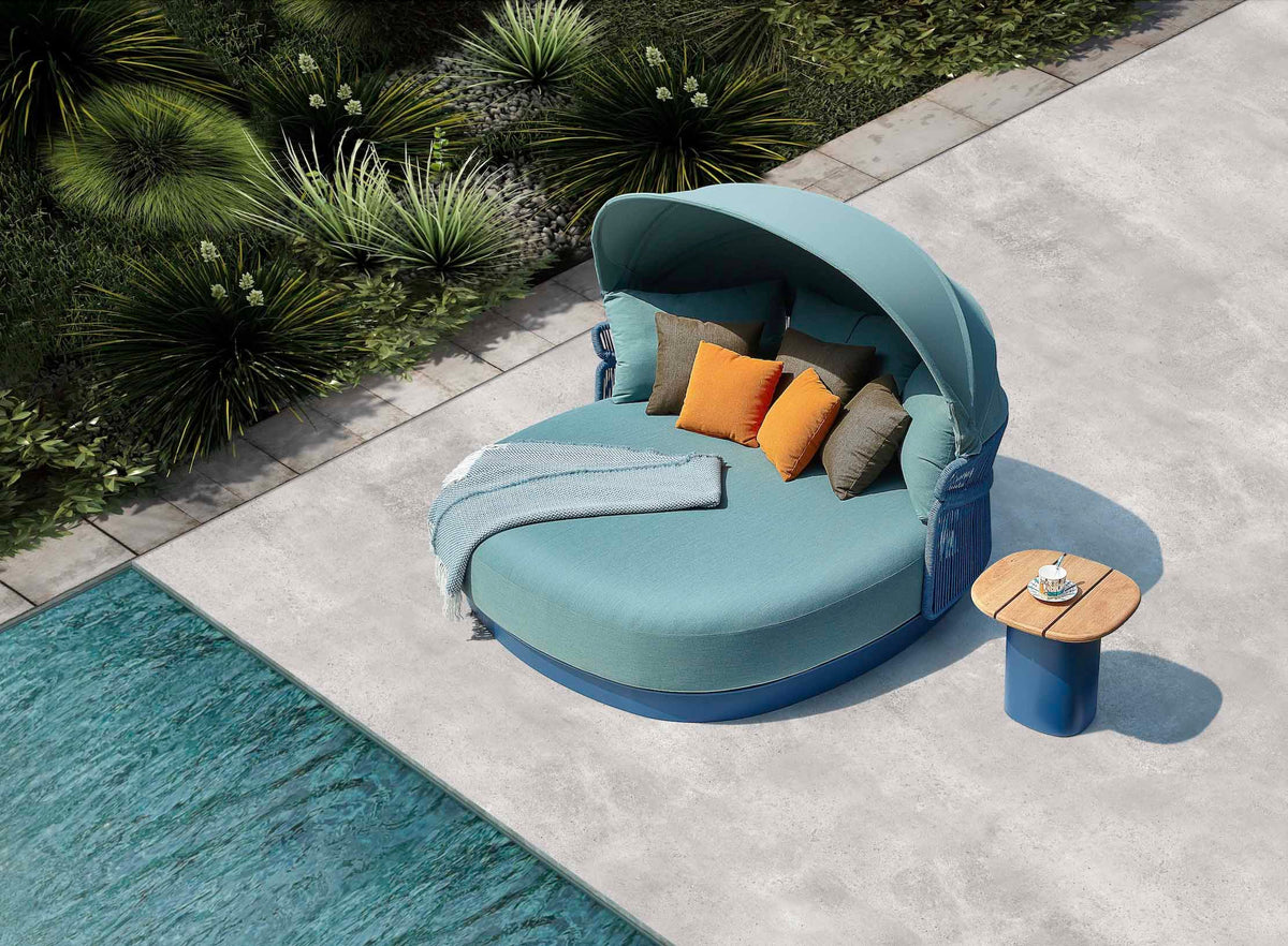 Laska round blue rope double pool bed with folding canopy – shown outdoors (4)