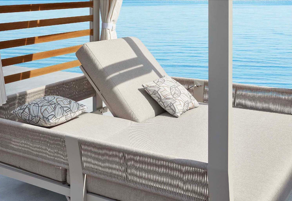 Olby aluminum and rope double pool bed with canopy – close-up detail