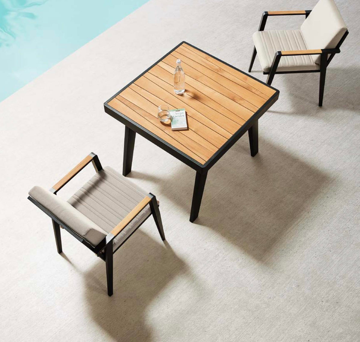 Lovy square aluminum and teak dining set for four