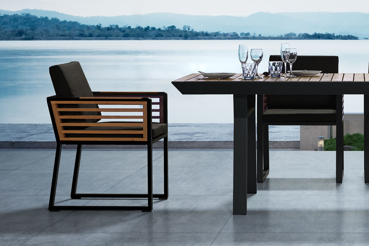 Cofy 6-seat aluminum and teak outdoor dining set – shown outdoors (5)