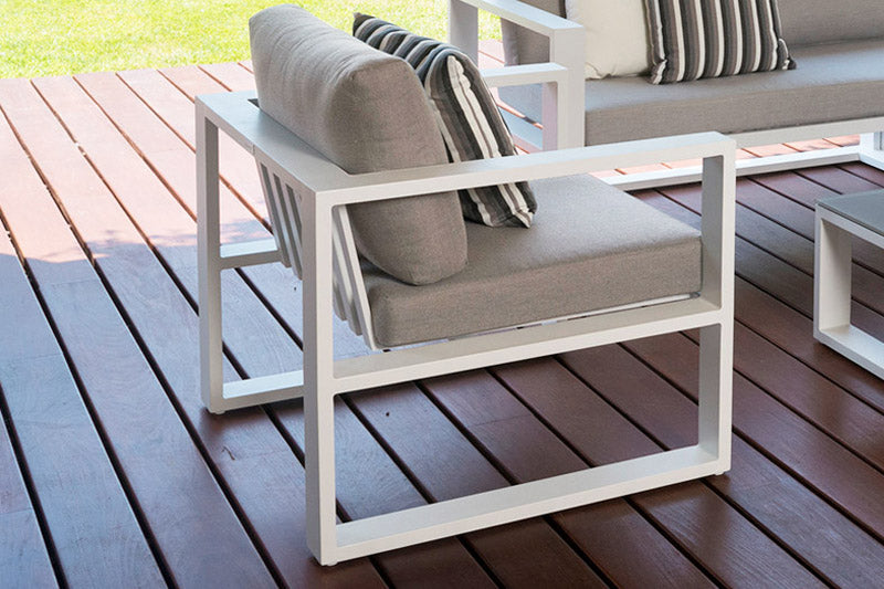 Jelly Mini small aluminum patio set with loveseat, two armchairs and ceramic table – close-up detail