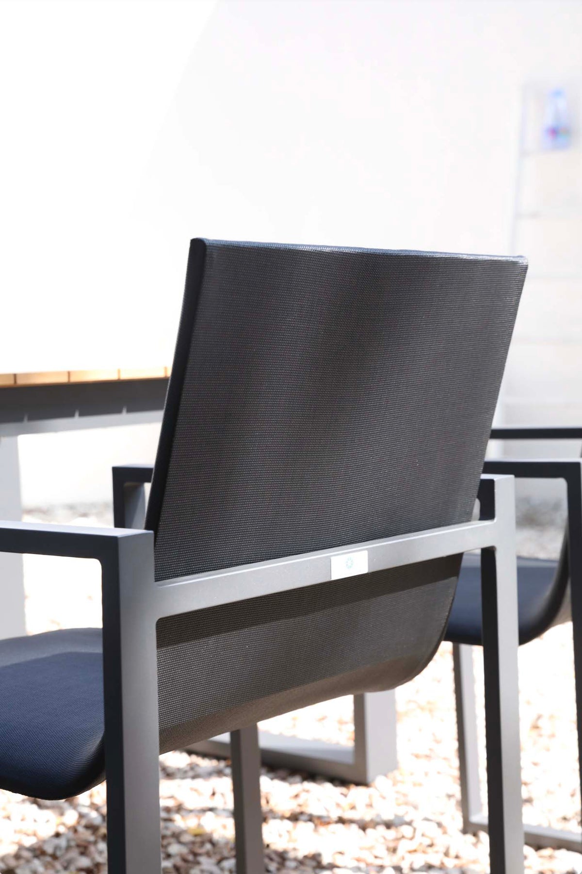 Como all-black aluminum textilene dining armchairs, set of 2 – another view